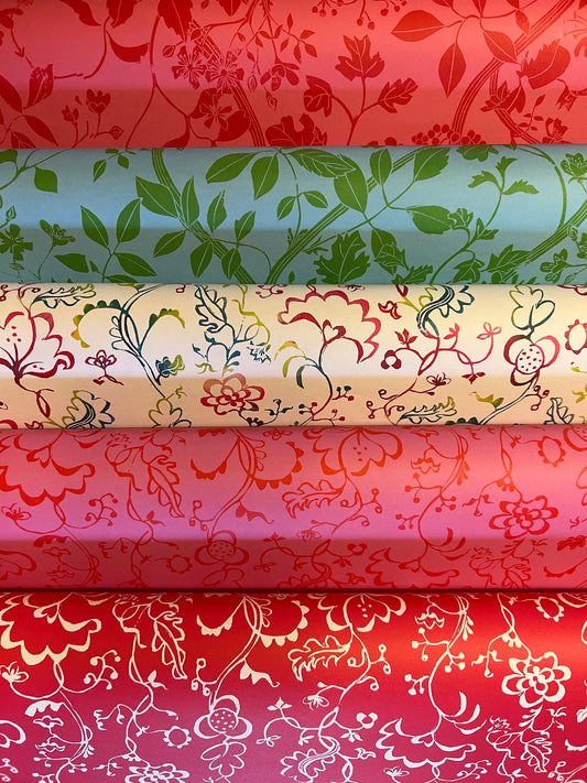 NEW 10 Assorted Sheets of Christmas Red and Green Papers